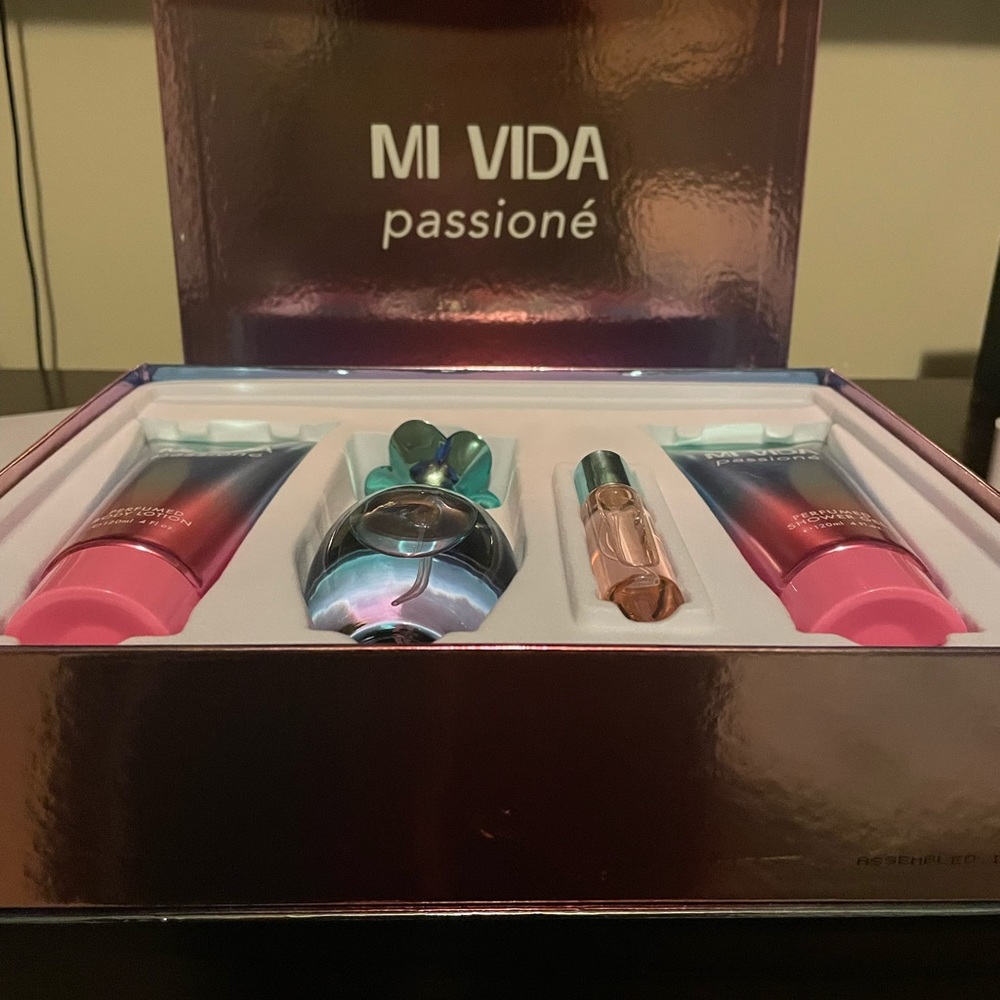 MI VIDA passione Women’s Fragrance Set